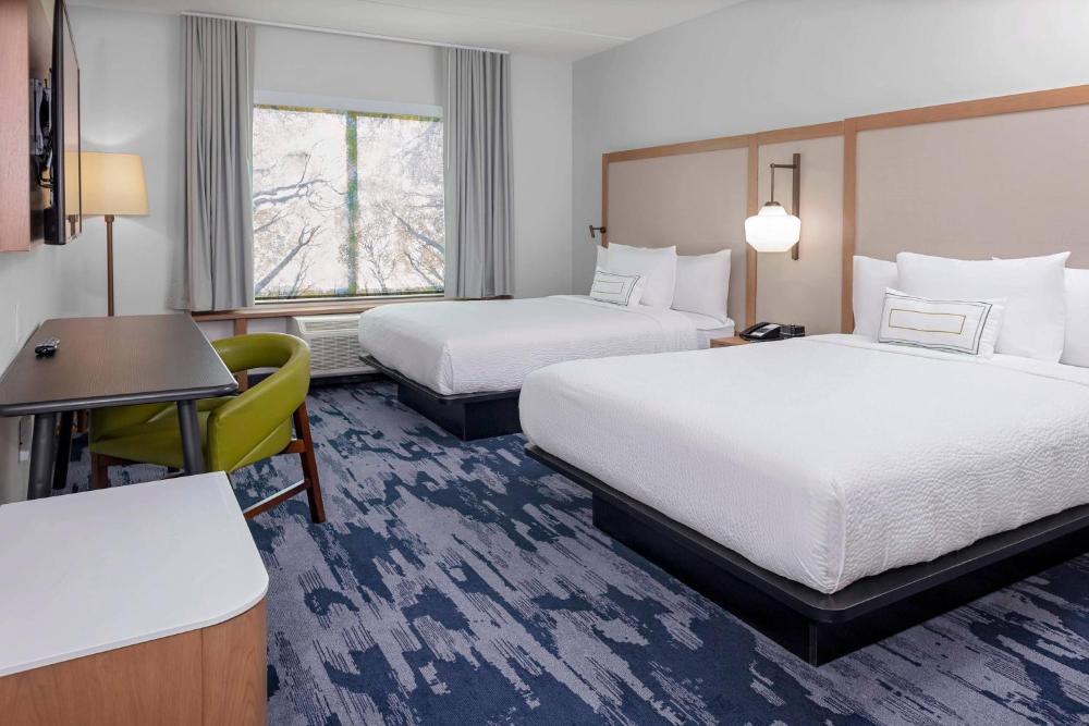 Double Queen Room interior